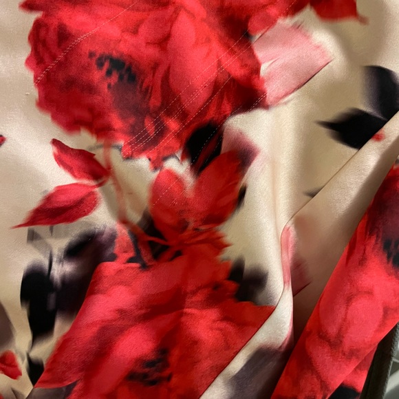Victoria Secret Satin like Slip Sz S Red Floral - Picture 5 of 6